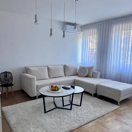 Urban Apartman