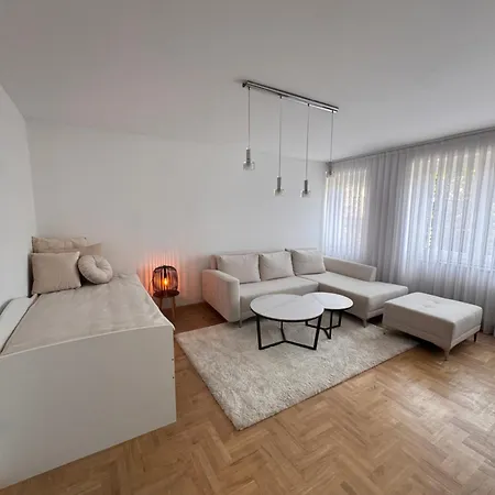 Urban Apartman